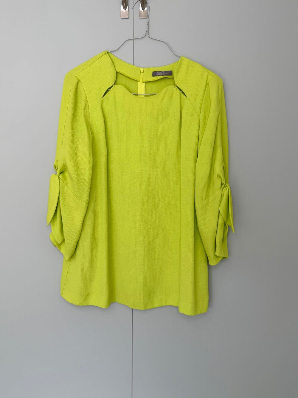 LELA ROSE Women's Neon Bow Sleeve Textured Pullover Blouse Chartreuse